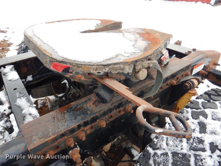 image for item MJ9989 2003 Freightliner FL70  semi truck