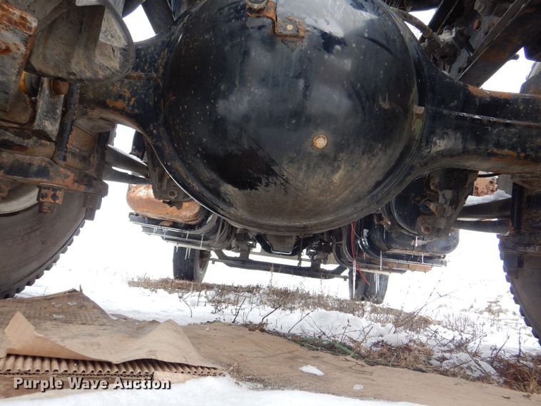 image for item MJ9989 2003 Freightliner FL70  semi truck