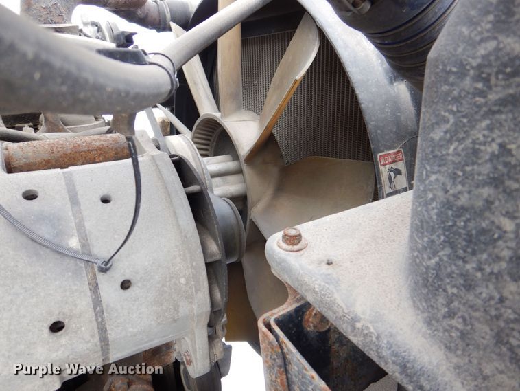 image for item MJ9989 2003 Freightliner FL70  semi truck