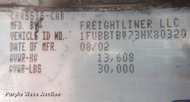 image for item MJ9989 2003 Freightliner FL70  semi truck