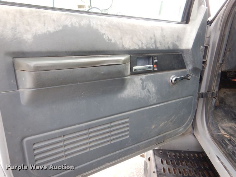 image for item MJ9992 2000 Chevrolet C8500  crane truck