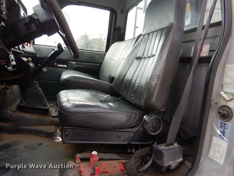 image for item MJ9992 2000 Chevrolet C8500  crane truck