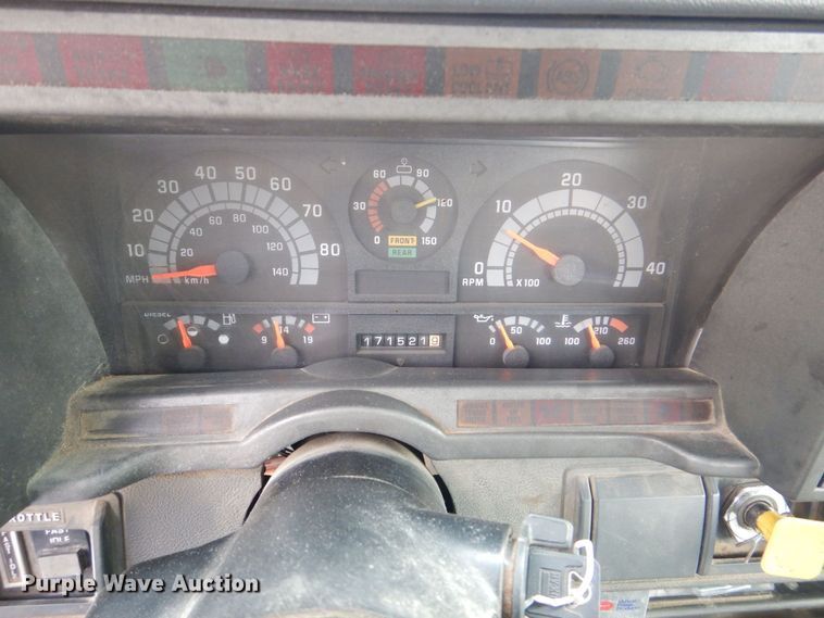 image for item MJ9992 2000 Chevrolet C8500  crane truck