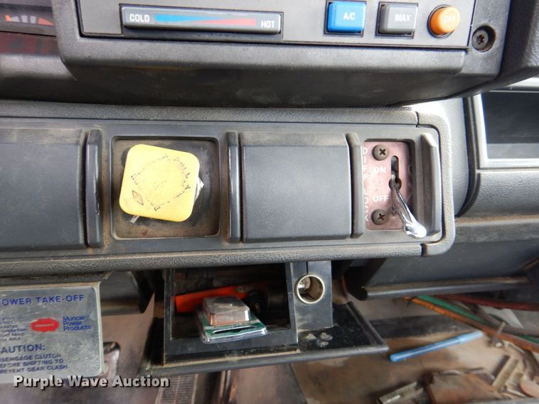 image for item MJ9992 2000 Chevrolet C8500  crane truck