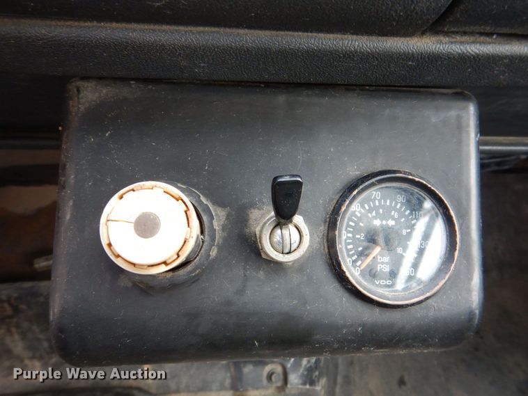 image for item MJ9992 2000 Chevrolet C8500  crane truck