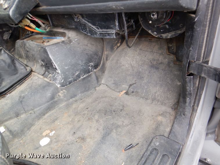 image for item MJ9992 2000 Chevrolet C8500  crane truck