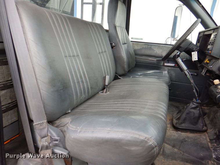 image for item MJ9992 2000 Chevrolet C8500  crane truck