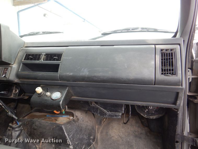 image for item MJ9992 2000 Chevrolet C8500  crane truck