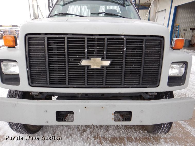 image for item MJ9992 2000 Chevrolet C8500  crane truck