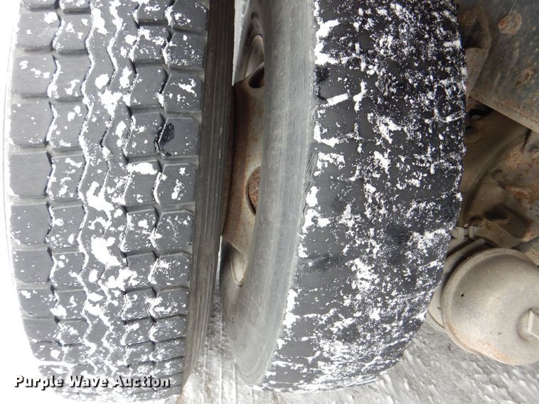 image for item MJ9992 2000 Chevrolet C8500  crane truck