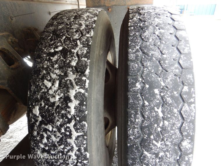 image for item MJ9992 2000 Chevrolet C8500  crane truck