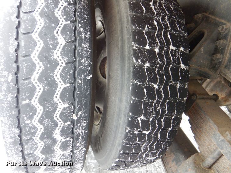 image for item MJ9992 2000 Chevrolet C8500  crane truck