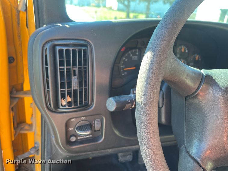 image for item MN9412 2003 GMC C7500  box truck