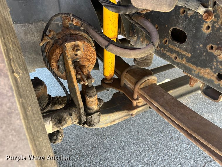 image for item MN9412 2003 GMC C7500  box truck