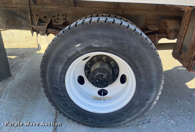 image for item MN9412 2003 GMC C7500  box truck