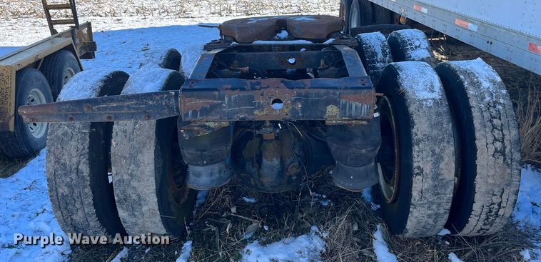 image for item MW9461 Peterbilt  truck chassis