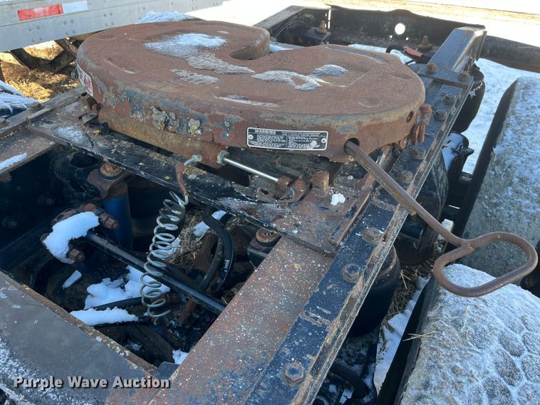 image for item MW9461 Peterbilt  truck chassis