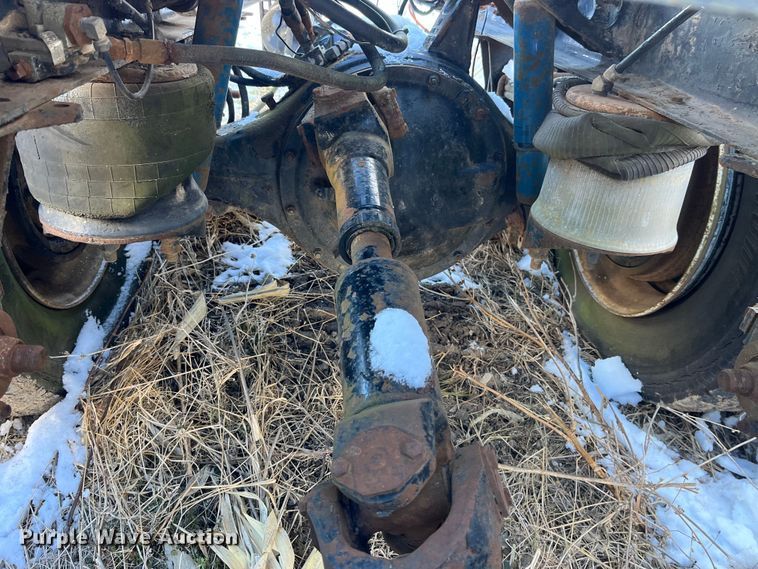 image for item MW9461 Peterbilt  truck chassis