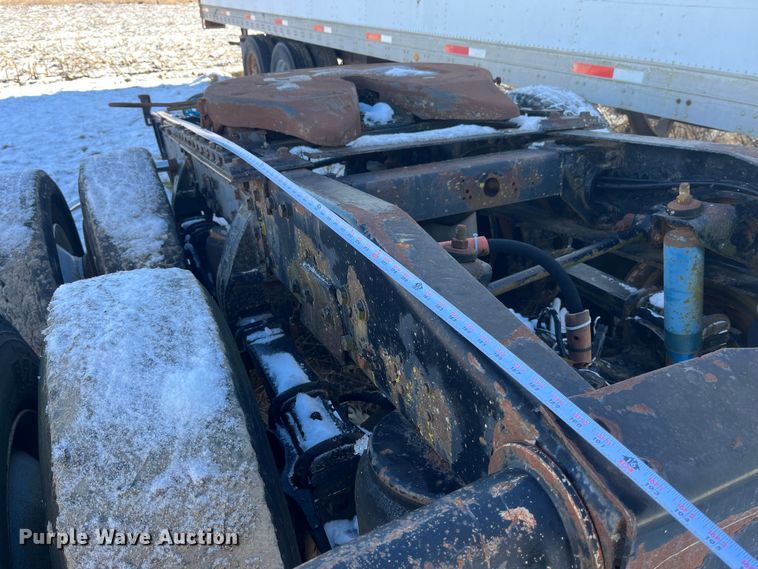 image for item MW9461 Peterbilt  truck chassis