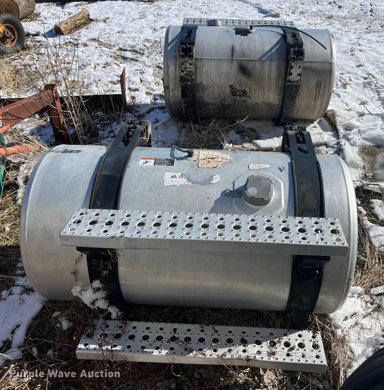 image for item MW9461 Peterbilt  truck chassis