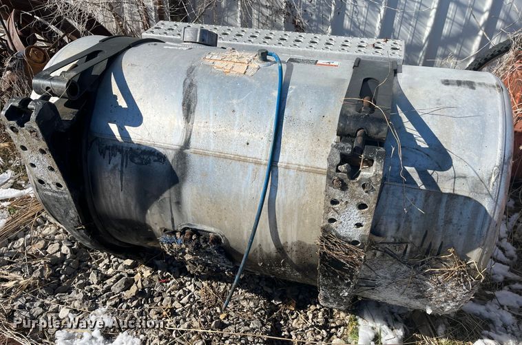 image for item MW9461 Peterbilt  truck chassis