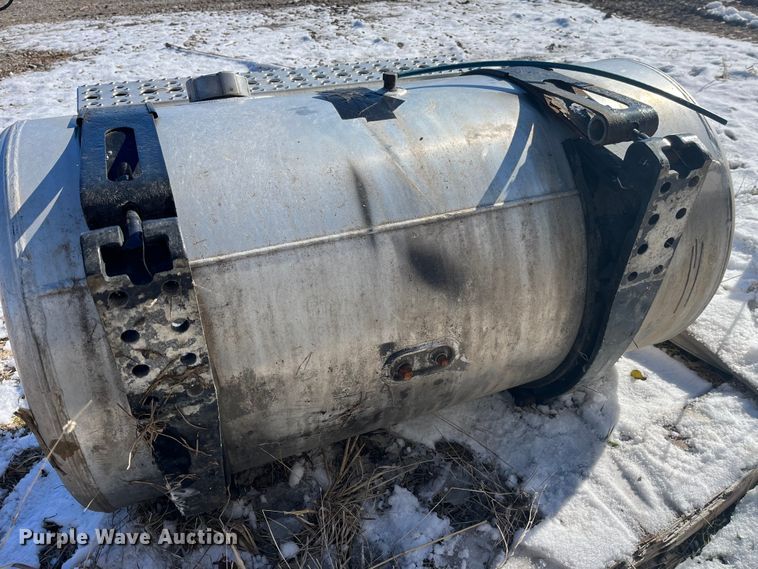 image for item MW9461 Peterbilt  truck chassis