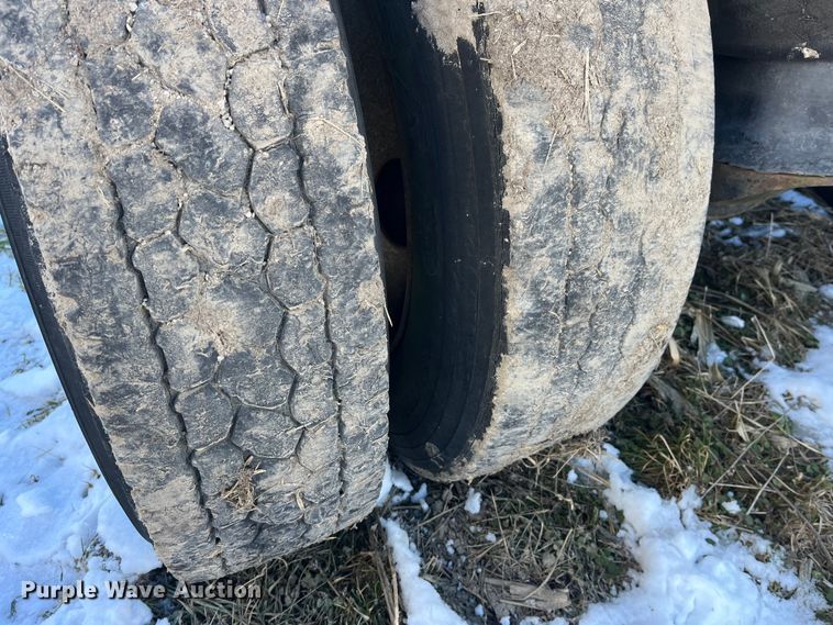 image for item MW9461 Peterbilt  truck chassis