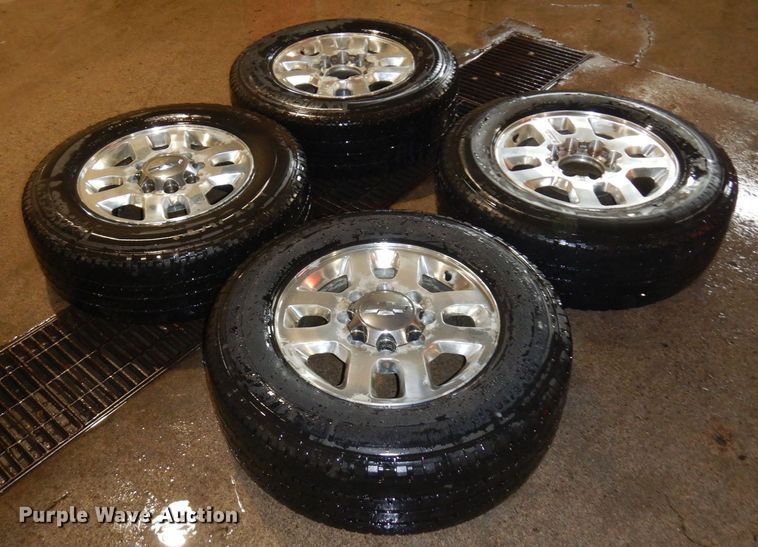 image for item AF9251 (4) LT265/70R18 tires and wheels