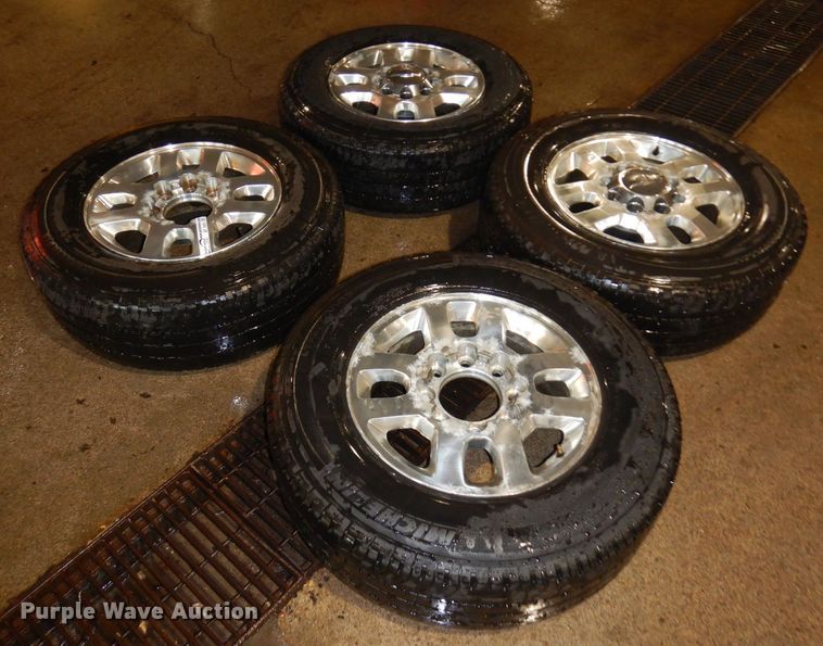 image for item AF9251 (4) LT265/70R18 tires and wheels