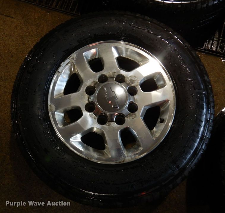 image for item AF9251 (4) LT265/70R18 tires and wheels