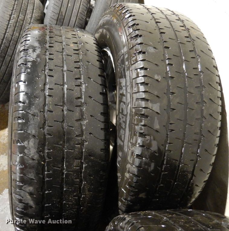 image for item AF9251 (4) LT265/70R18 tires and wheels