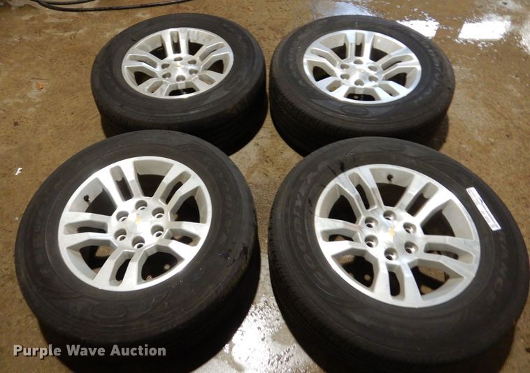 image for item AF9252 (4) P265/65R18 tires and wheels
