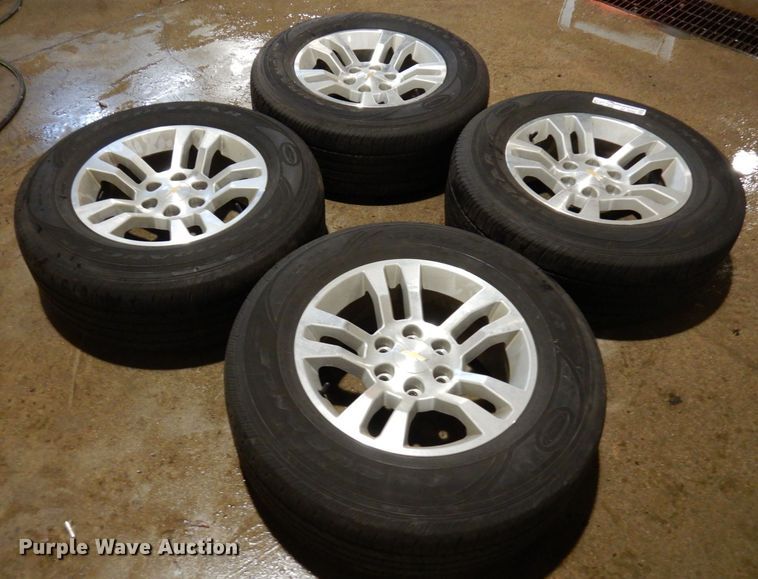 image for item AF9252 (4) P265/65R18 tires and wheels