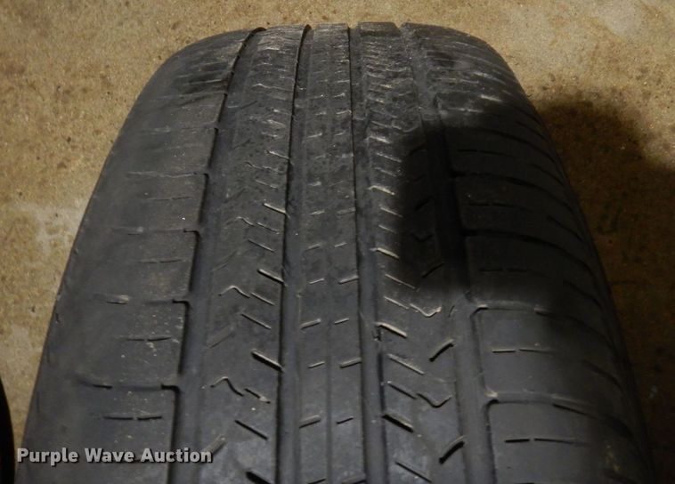 image for item AF9252 (4) P265/65R18 tires and wheels