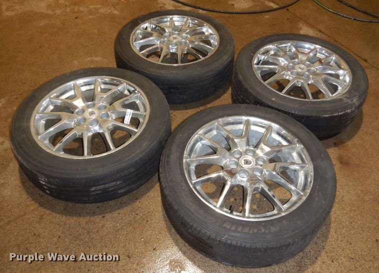 image for item AF9253 (4) 235/55R20 tires and wheels