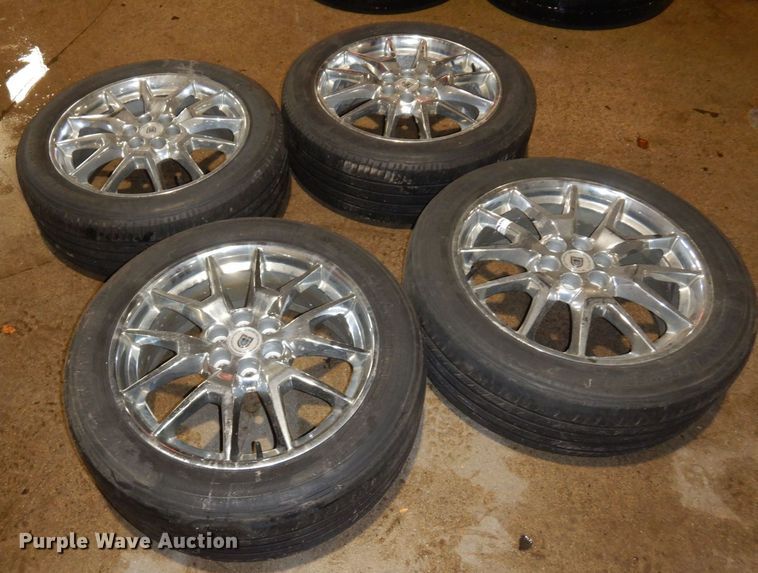 image for item AF9253 (4) 235/55R20 tires and wheels