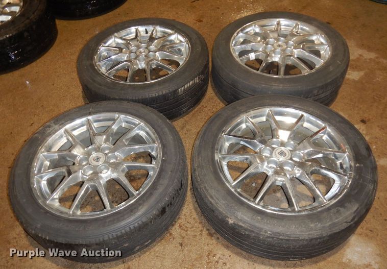 image for item AF9253 (4) 235/55R20 tires and wheels