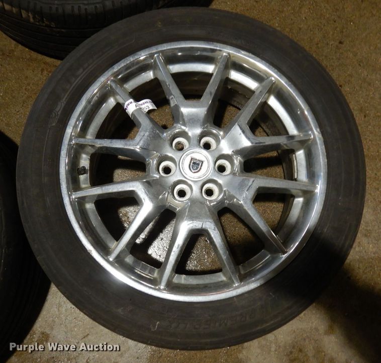 image for item AF9253 (4) 235/55R20 tires and wheels