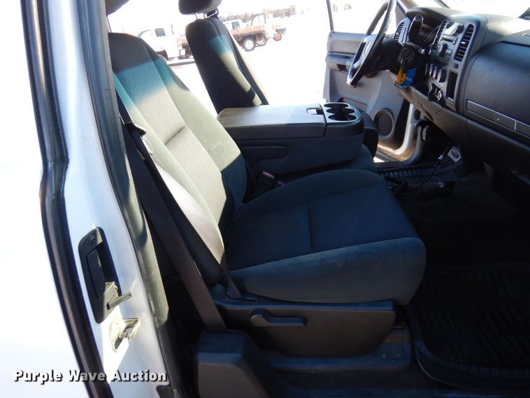 image for item AF9255 2009 Chevrolet Silverado 2500HD  Ext. Cab pickup truck