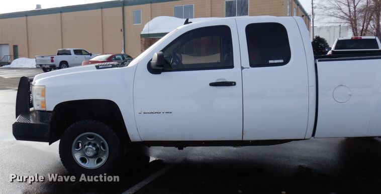 image for item AF9297 2008  Chevrolet Silverado 2500HD LT  Ext. Cab pickup truck