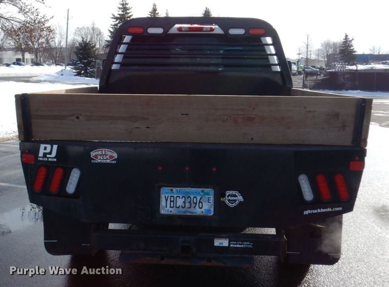 image for item AF9298 2010 GMC Sierra 3500HD  Ext. Cab flatbed pickup truck