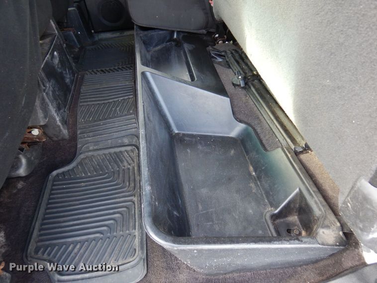 image for item AF9298 2010 GMC Sierra 3500HD  Ext. Cab flatbed pickup truck