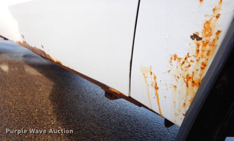 image for item AF9298 2010 GMC Sierra 3500HD  Ext. Cab flatbed pickup truck