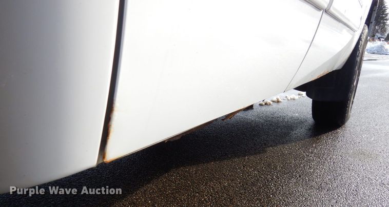 image for item AF9298 2010 GMC Sierra 3500HD  Ext. Cab flatbed pickup truck