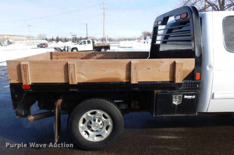 image for item AF9298 2010 GMC Sierra 3500HD  Ext. Cab flatbed pickup truck