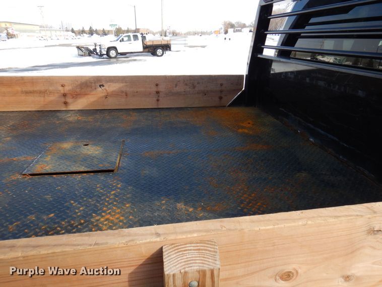 image for item AF9298 2010 GMC Sierra 3500HD  Ext. Cab flatbed pickup truck