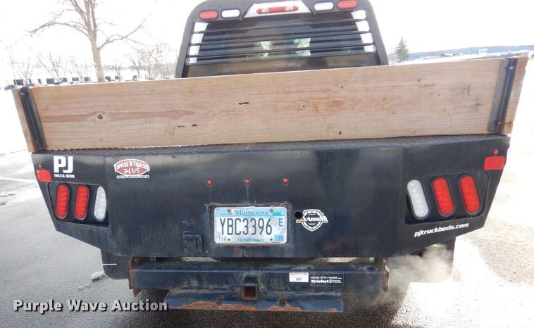 image for item AF9298 2010 GMC Sierra 3500HD  Ext. Cab flatbed pickup truck