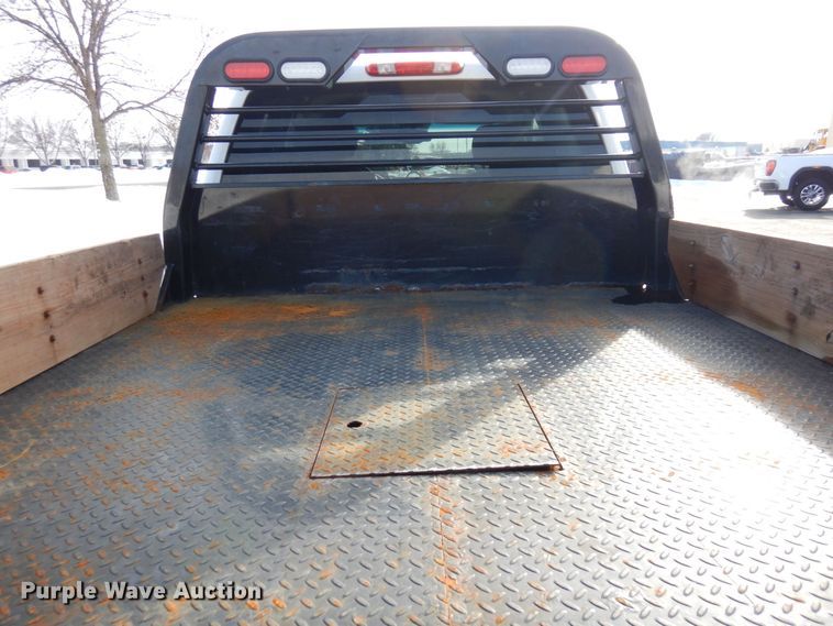 image for item AF9298 2010 GMC Sierra 3500HD  Ext. Cab flatbed pickup truck