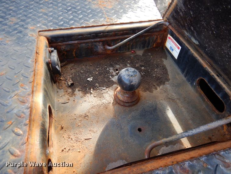 image for item AF9298 2010 GMC Sierra 3500HD  Ext. Cab flatbed pickup truck