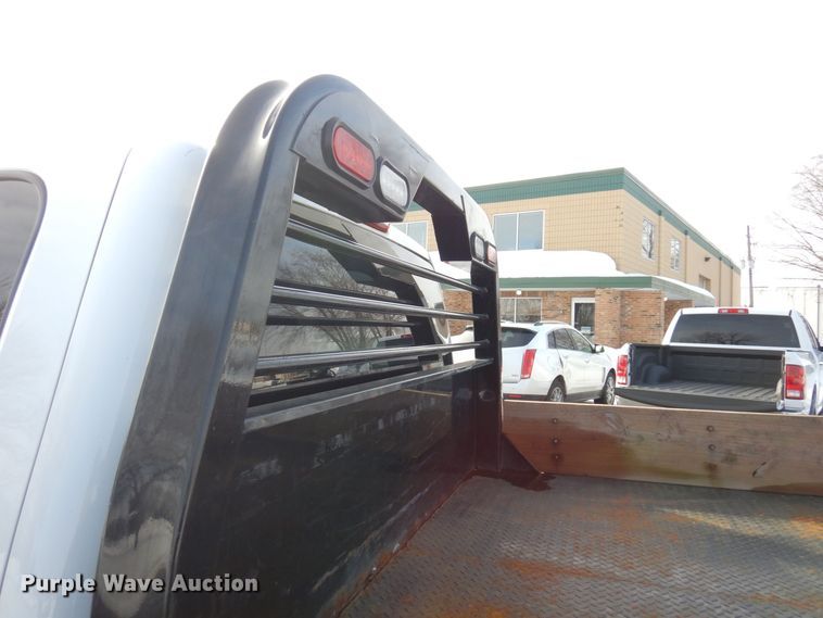 image for item AF9298 2010 GMC Sierra 3500HD  Ext. Cab flatbed pickup truck